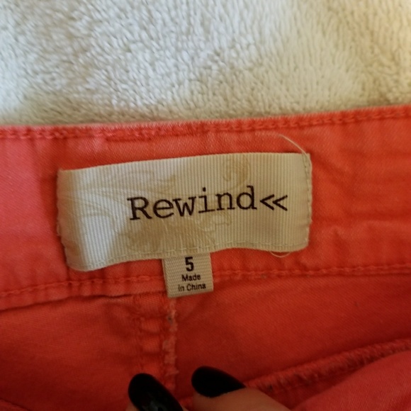 Pretty peach shorts - Picture 2 of 3